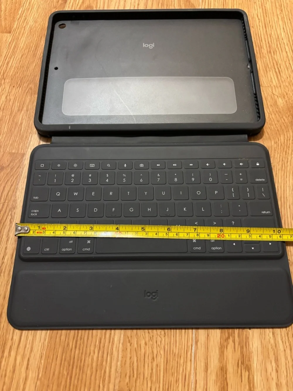 Slim Folio Keyboard Case for Tablet - Black